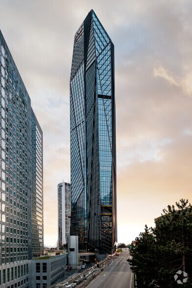 Bureau dans Puteaux à louer - Photo de l’immeuble – Image 3 sur 3