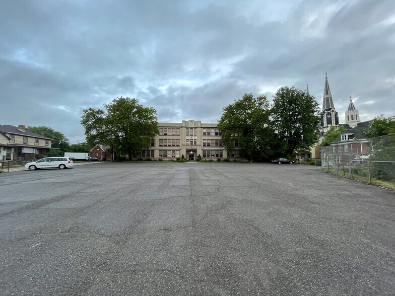 19 May Ave, McKees Rocks, PA à vendre - Photo de l’immeuble – Image 1 sur 35