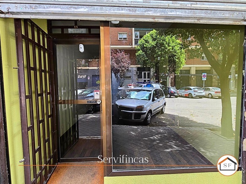 Immeuble residentiel dans Madrid, Madrid à vendre - Photo de l’immeuble – Image 2 sur 2