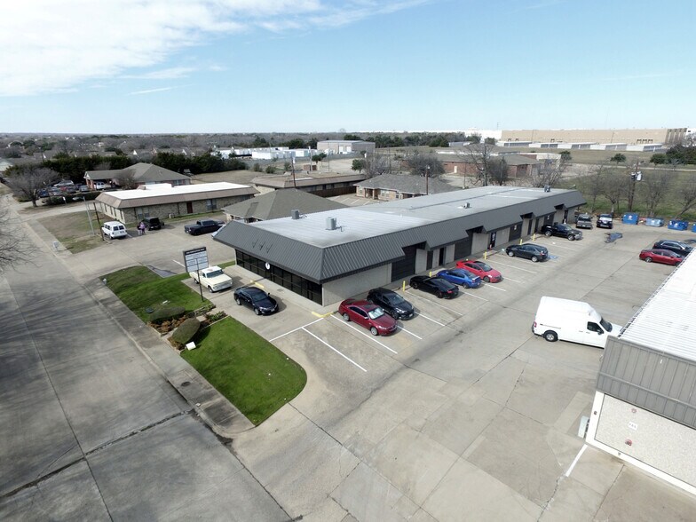 205 Executive Way, DeSoto, TX à vendre - Photo de l’immeuble – Image 2 sur 10