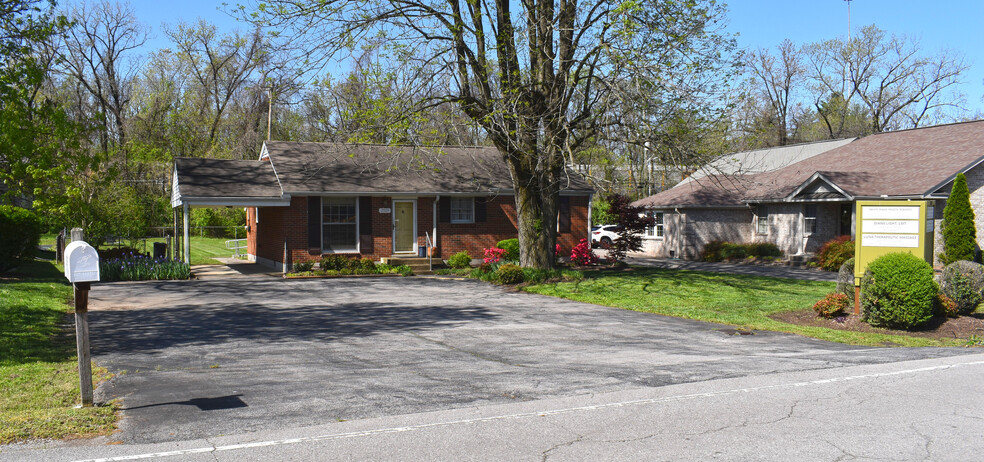 2929 Berry Hill Dr, Nashville, TN à louer - Photo de l’immeuble – Image 2 sur 12
