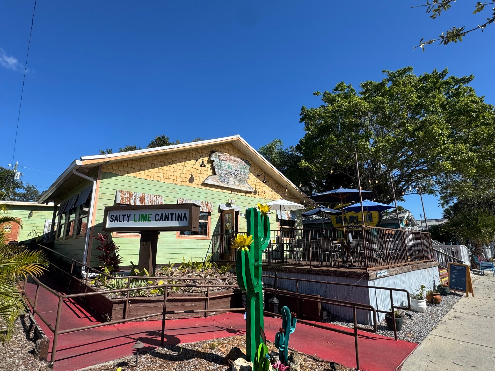 1019 Florida Ave, Palm Harbor, FL à vendre Photo de l’immeuble– Image 1 sur 6