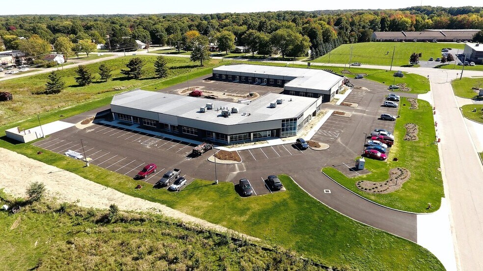 1100 Campus Dr, Stow, OH à louer - Photo de l’immeuble – Image 3 sur 15