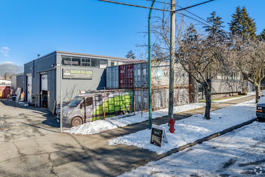 1423 Grant St, Vancouver, BC à louer - Photo de l’immeuble – Image 1 sur 3