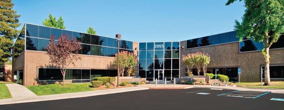 2865 Sunrise Blvd, Rancho Cordova, CA à louer - Photo principale – Image 1 sur 8