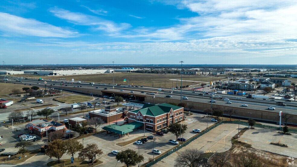 3851 NE Loop 820, Fort Worth, TX à louer - Aérien – Image 3 sur 15