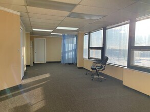 5311 Northfield Rd, Bedford, OH à louer Photo intérieure– Image 2 sur 7