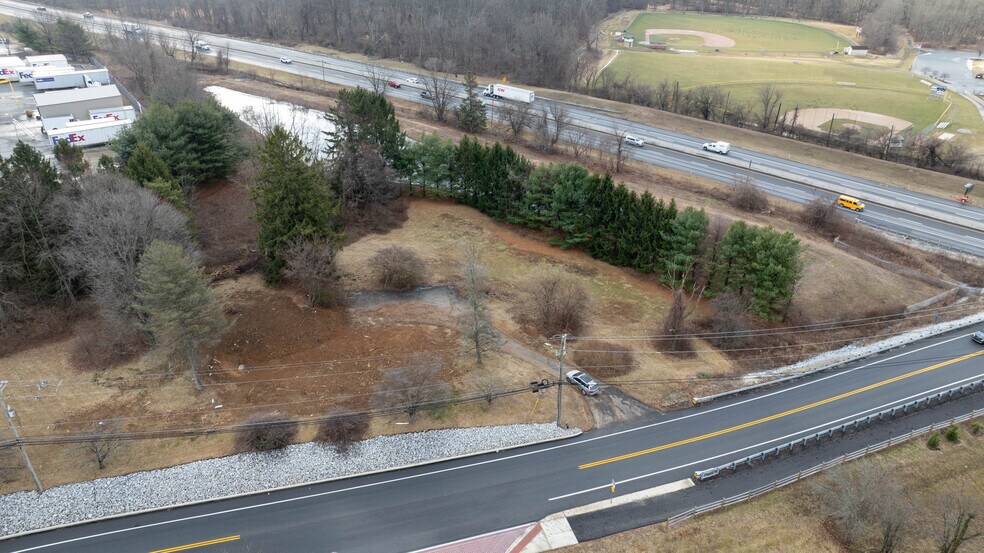 301 Park Rd, Downingtown, PA à vendre - Photo de l’immeuble – Image 2 sur 4