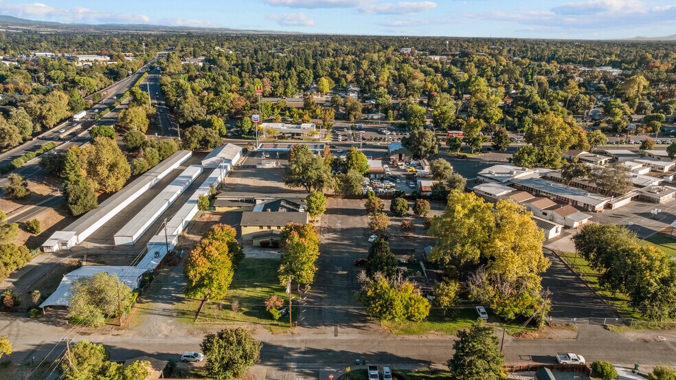 355 Panama Ave, Chico, CA à vendre - Photo principale – Image 1 sur 57