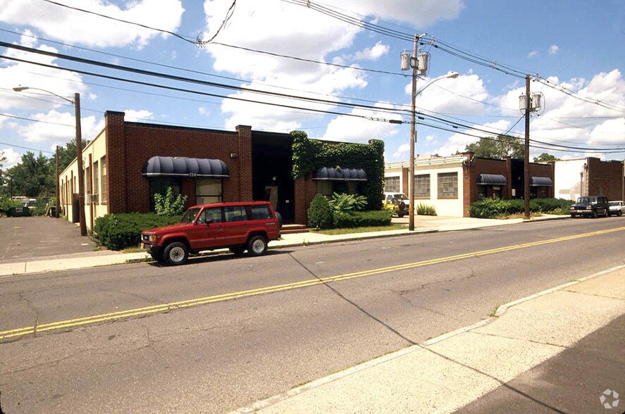 218 S Van Brunt St, Englewood, NJ à louer - Photo de l’immeuble – Image 2 sur 4