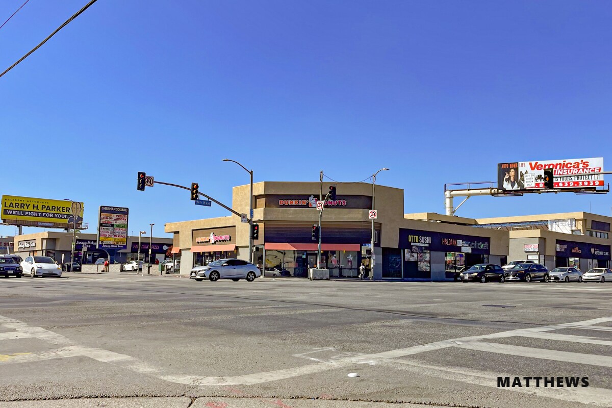 14503-14519 Sherman Way, Van Nuys, CA à louer Photo de l’immeuble– Image 1 sur 3