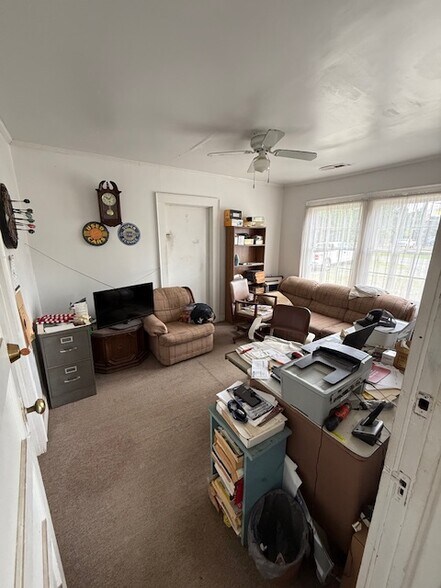10210 Albemarle Rd, Charlotte, NC à louer - Photo de l’immeuble – Image 3 sur 5