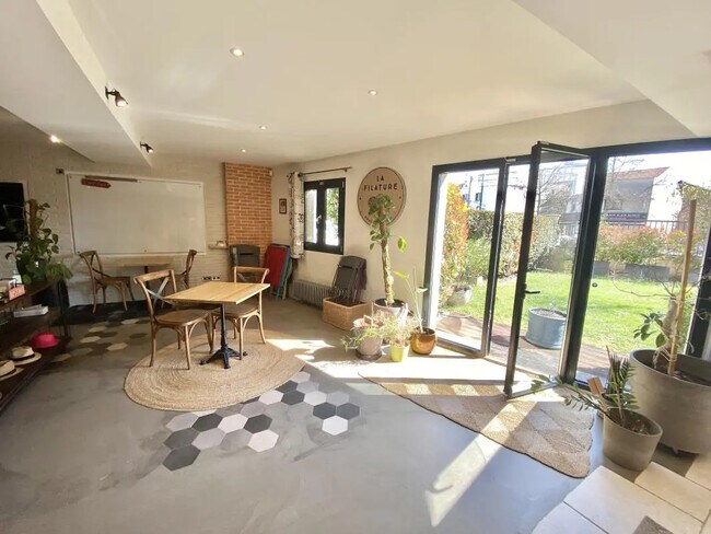 Plus de détails pour Avenue Du Général De Gaulle, Clamart - Bureau à vendre