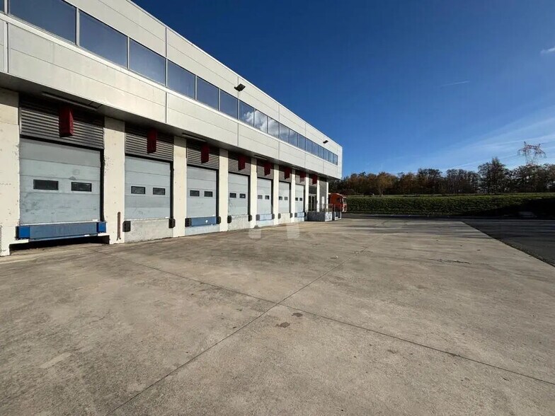 Industriel/Logistique dans Les Ulis à louer - Photo de l’immeuble – Image 2 sur 12