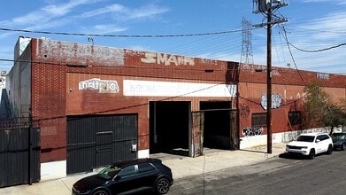 2463 E 8th St, Los Angeles, CA à louer Photo intérieure– Image 1 sur 8