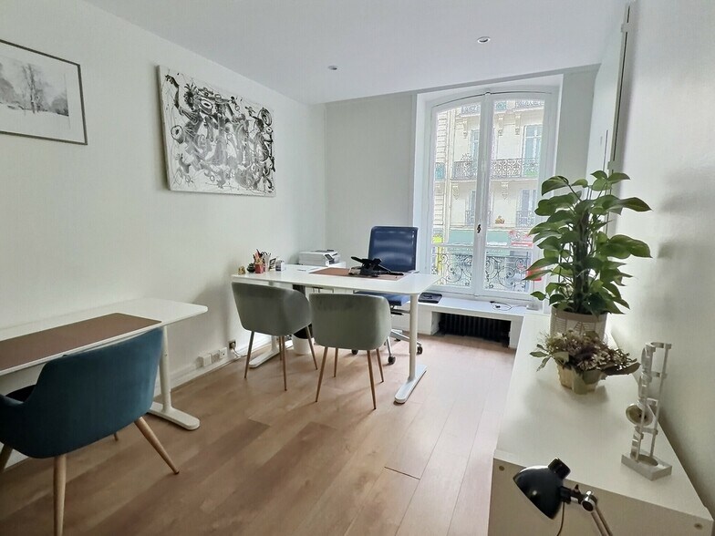 88 Rue La Fayette, Paris à louer - Photo de l’immeuble – Image 2 sur 11