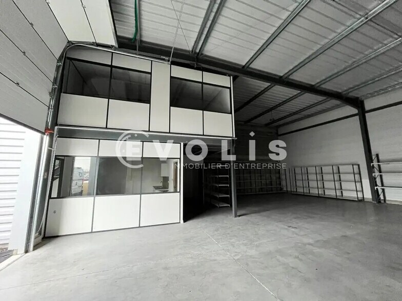 Bureau dans VILLENAVE-D'ORNON à louer - Photo intérieure – Image 2 sur 8