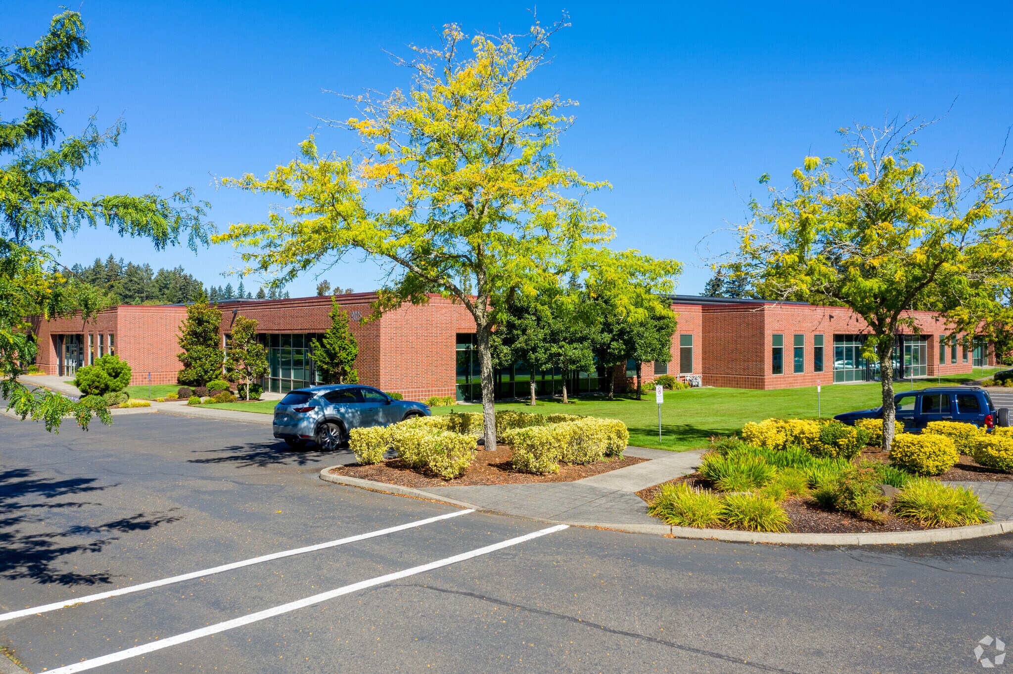 9025 NE Von Neumann Dr, Beaverton, OR à vendre Photo principale– Image 1 sur 4