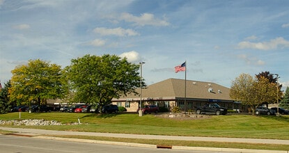 119 N McCarthy Rd, Appleton, WI à louer Photo de l’immeuble– Image 1 sur 14