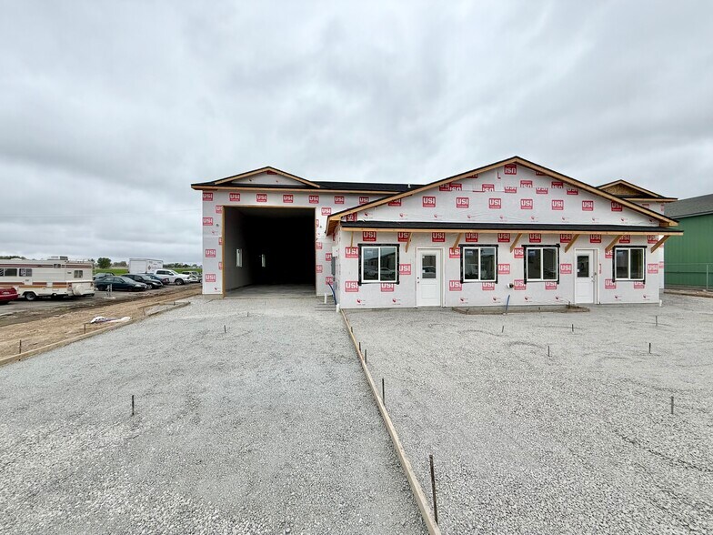 252 Tailwind Cir, Chubbuck, ID à louer - Photo de l’immeuble – Image 2 sur 17