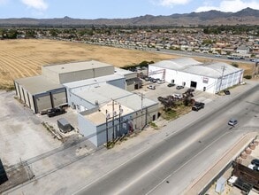 320 Hillcrest Rd, Hollister, CA à louer Photo intérieure– Image 1 sur 46