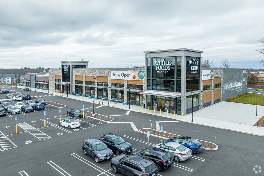 600 Evergreen Way, South Windsor, CT à louer - Photo principale – Image 1 sur 13