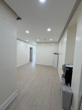3901 Main St, Flushing, NY à louer Photo intérieure– Image 1 sur 5