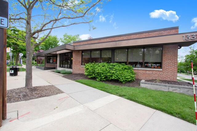 1331 Lake Dr SE, Grand Rapids, MI à louer Photo de l’immeuble– Image 1 sur 3