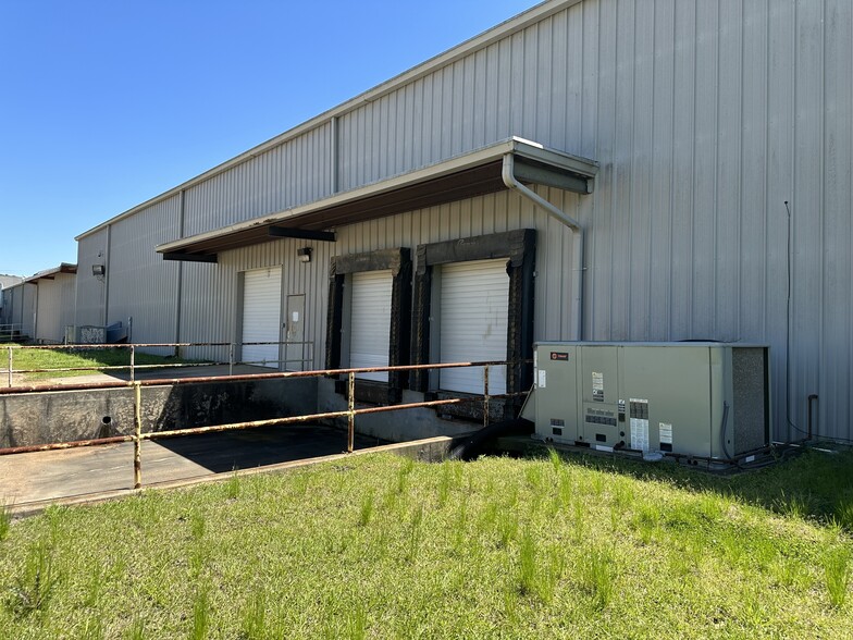 135 Industrial Blvd, Madison, MS à louer - Photo de l’immeuble – Image 1 sur 16