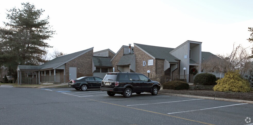 210-216 Jack Martin Blvd, Brick, NJ à louer - Photo de l’immeuble – Image 2 sur 3