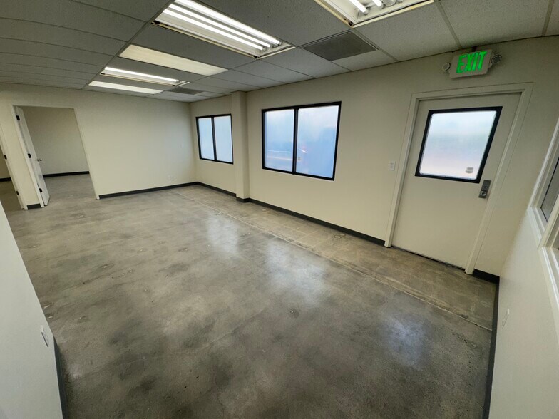 440 E Walnut Ave, Fullerton, CA à louer - Photo intérieure – Image 3 sur 9
