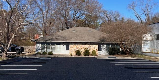 13784 Warwick Blvd, Newport News, VA à vendre - Photo de l’immeuble – Image 1 sur 18