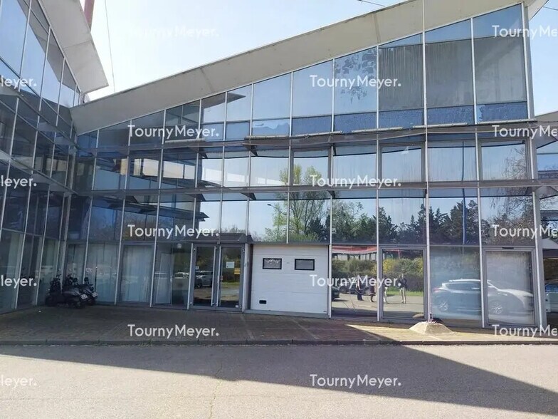 Local d’activités dans Toulouse à louer - Photo de l’immeuble – Image 1 sur 5