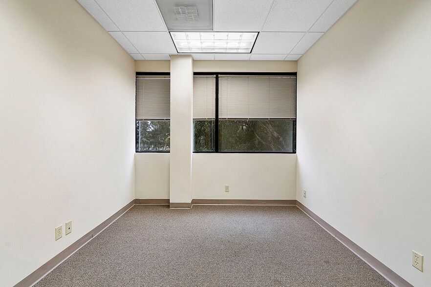 400 Sawgrass Corporate Pky, Sunrise, FL à louer - Photo intérieure – Image 1 sur 18