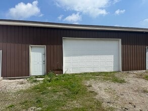 137 S Production Dr, Avon, IN à louer Photo de l’immeuble– Image 1 sur 4