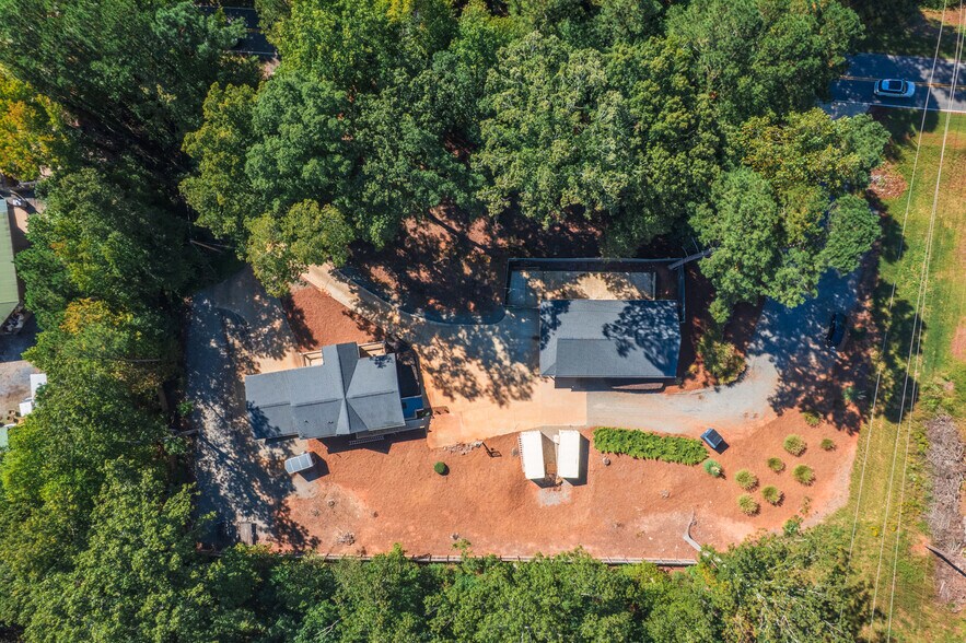 2627 Holly St, Holly Springs, GA à vendre - Photo de l’immeuble – Image 1 sur 29