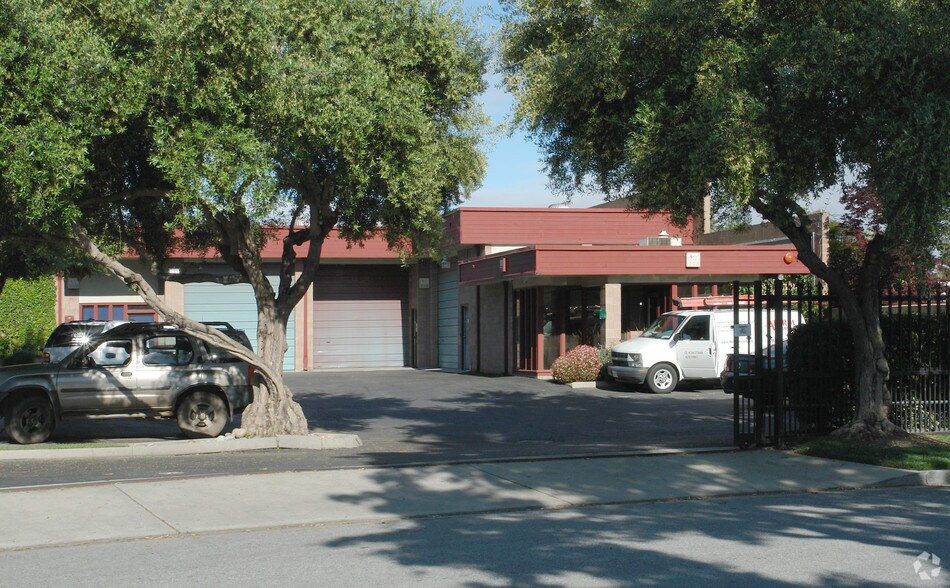 529 Forman Dr, Campbell, CA à louer - Photo de l’immeuble – Image 3 sur 3