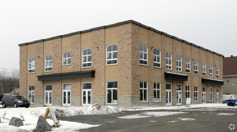 301 Montée du Comté, Les Coteaux, QC à louer - Photo de l’immeuble – Image 3 sur 3