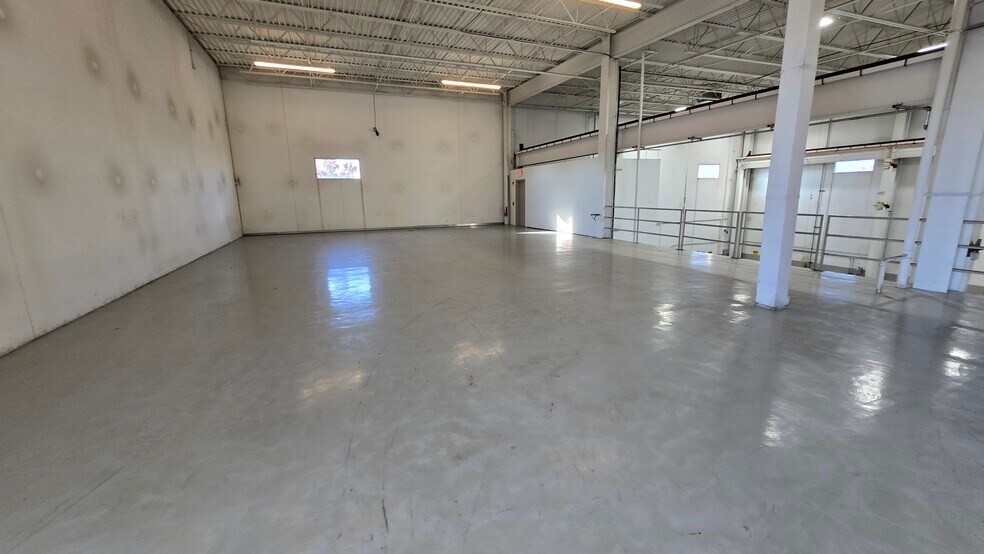 900 Muirfield Dr, Hanover Park, IL à louer - Photo intérieure – Image 2 sur 4