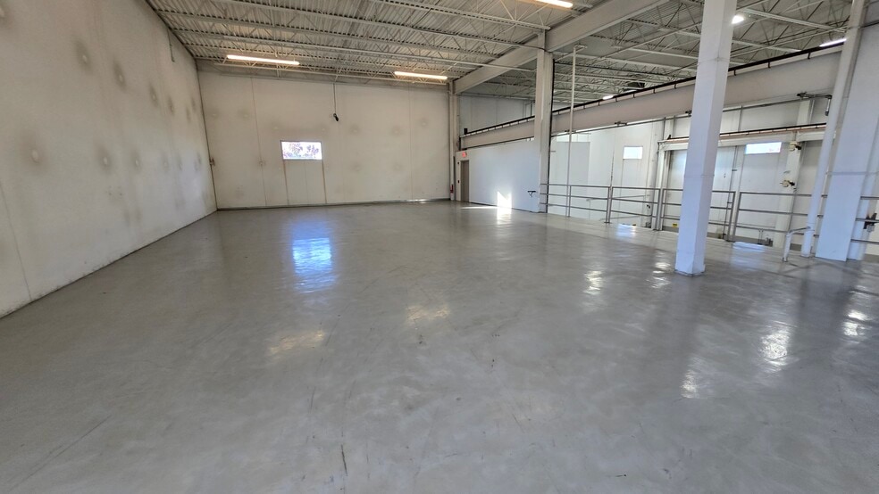 900 Muirfield Dr, Hanover Park, IL à louer - Photo intérieure – Image 2 sur 4