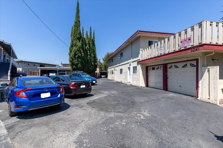 2041 Beatrice Ct, San Jose, CA à vendre - Photo de l’immeuble – Image 3 sur 27