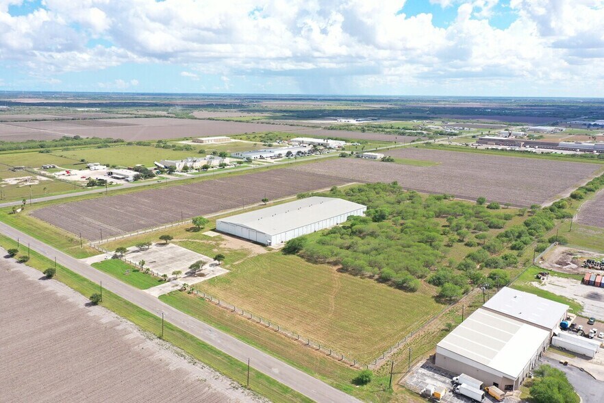 5806 E Grimes Ave, Harlingen, TX à louer - Photo de l’immeuble – Image 1 sur 18