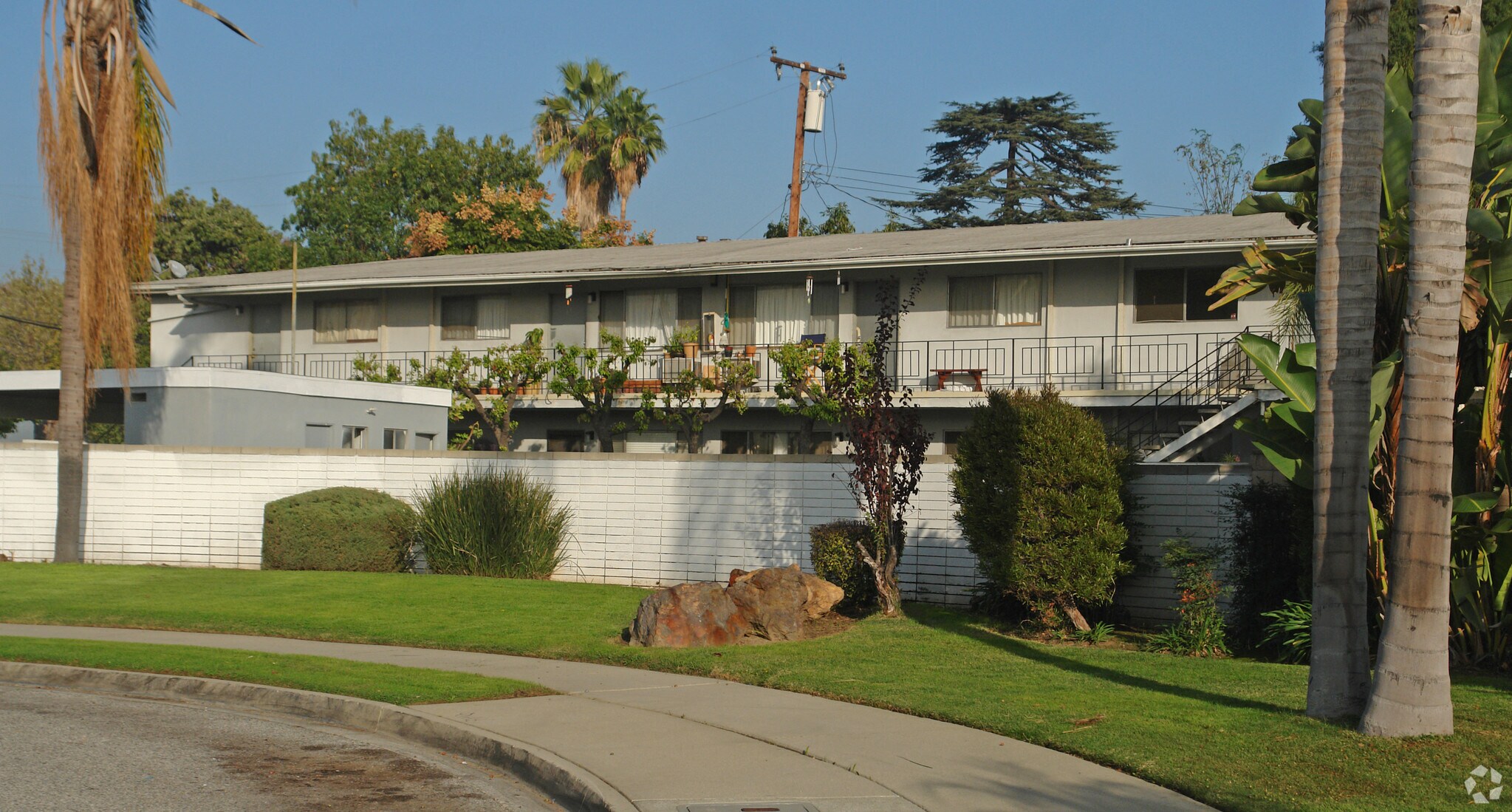 445 W Front St, Covina, CA à vendre Photo principale– Image 1 sur 5
