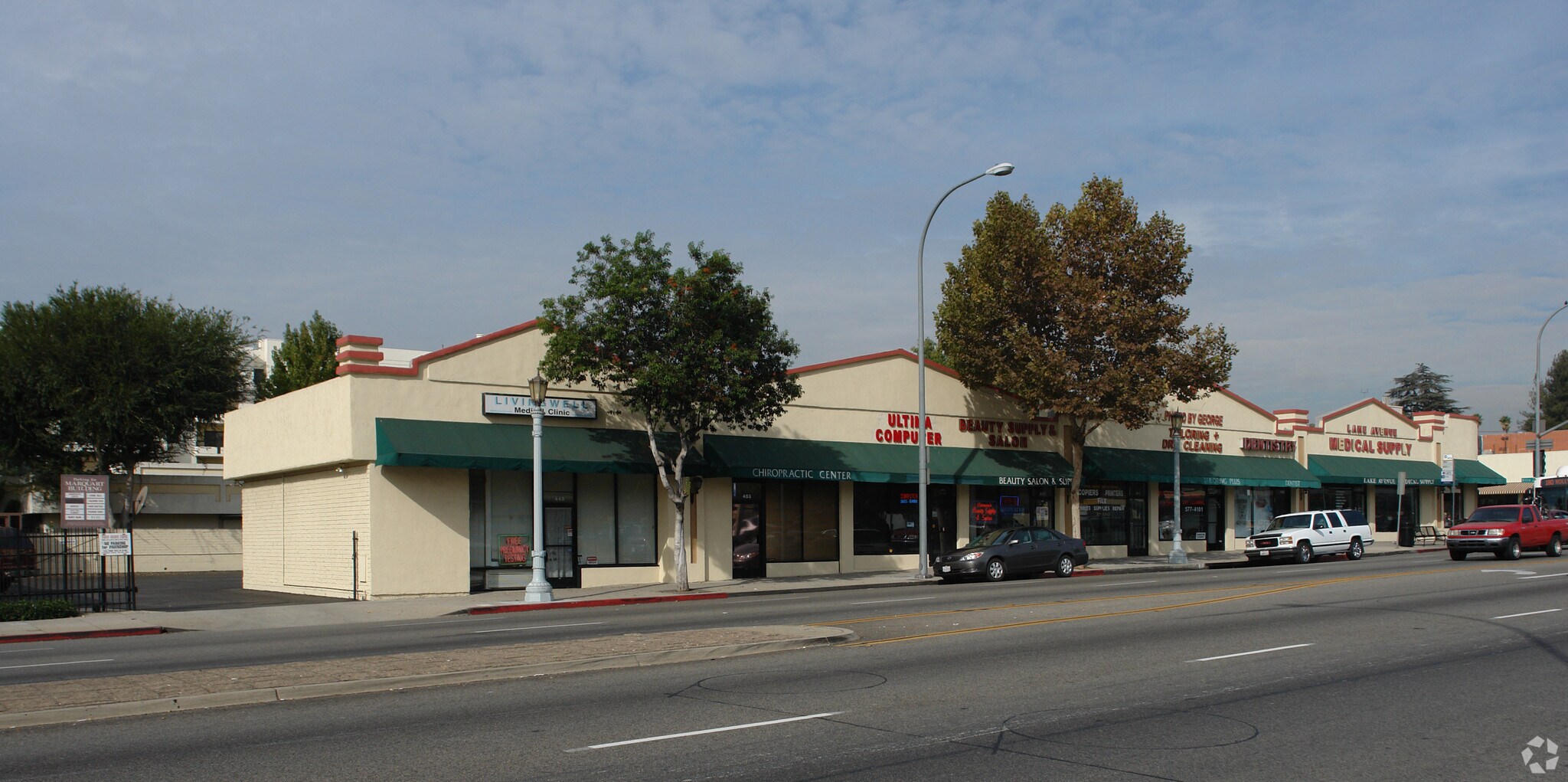 445-475 N Lake Ave, Pasadena, CA à louer Photo de l’immeuble– Image 1 sur 33