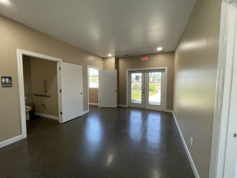 543 Memorial Blvd, Murfreesboro, TN à vendre - Photo de l’immeuble – Image 3 sur 8