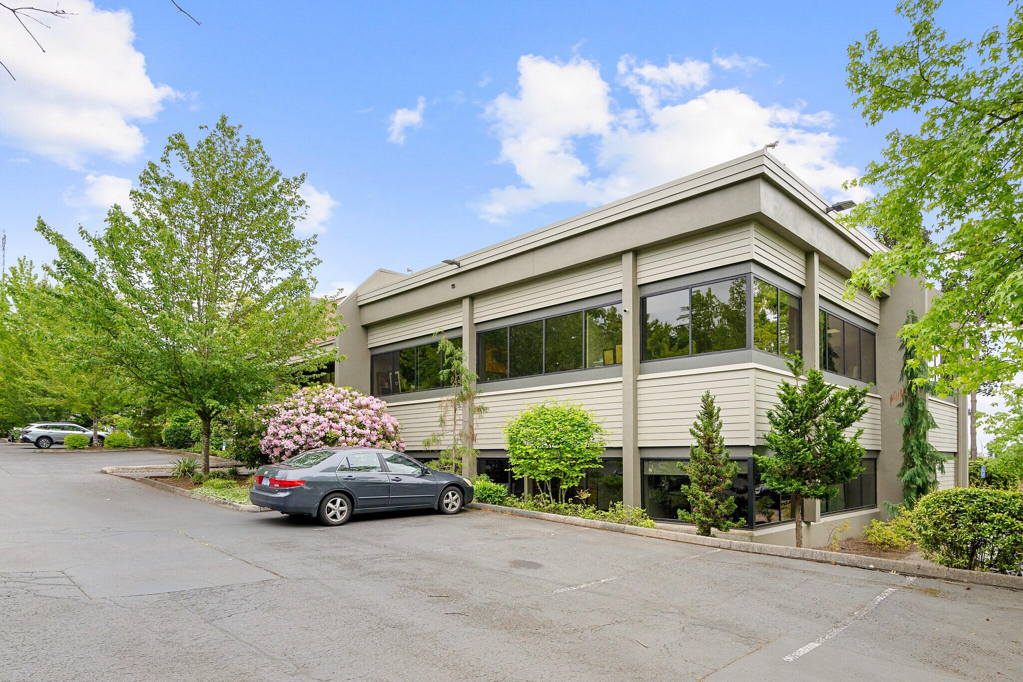 25260 SW Parkway Ave, Wilsonville, OR à vendre Photo de l’immeuble– Image 1 sur 8