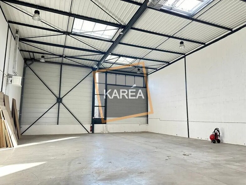 Local d'activités dans Montévrain à vendre - Photo intérieure – Image 1 sur 5