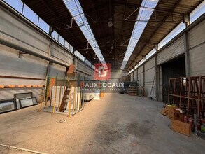 Local d'activités dans Orange à vendre Photo intérieure– Image 1 sur 7