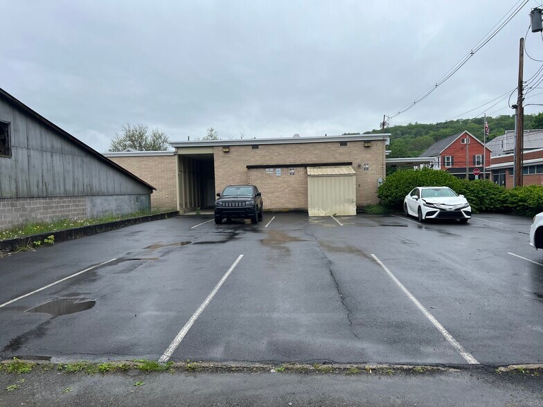 272 Main Street, Nicholson, PA à vendre - Photo de l’immeuble – Image 3 sur 30