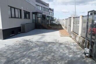 Industriel/Logistique dans Villaviciosa de Odón, Madrid à louer Photo de l’immeuble– Image 2 sur 7